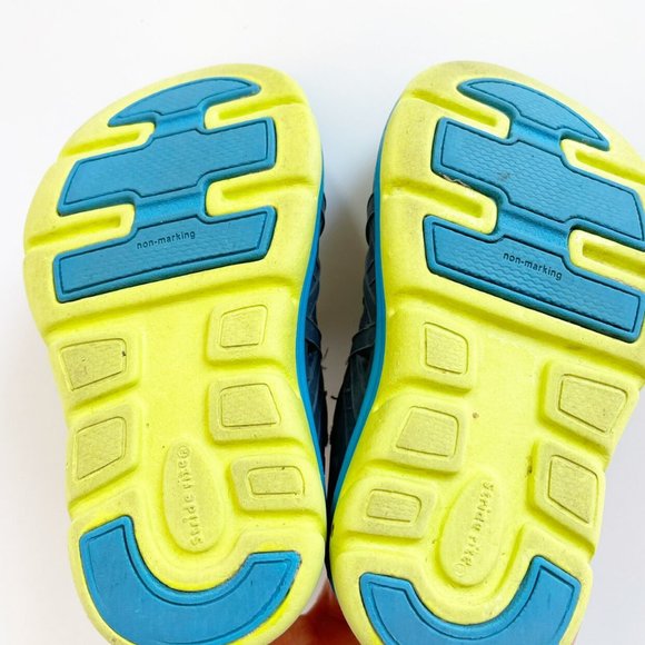 Stride Rite Phibian Made 2 Play Water Friendly Shoes | Size 6 - Picture 7 of 8